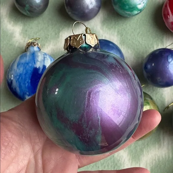 Lot of 17 handmade iridescent swirls Christmas ornaments - Picture 7 of 8